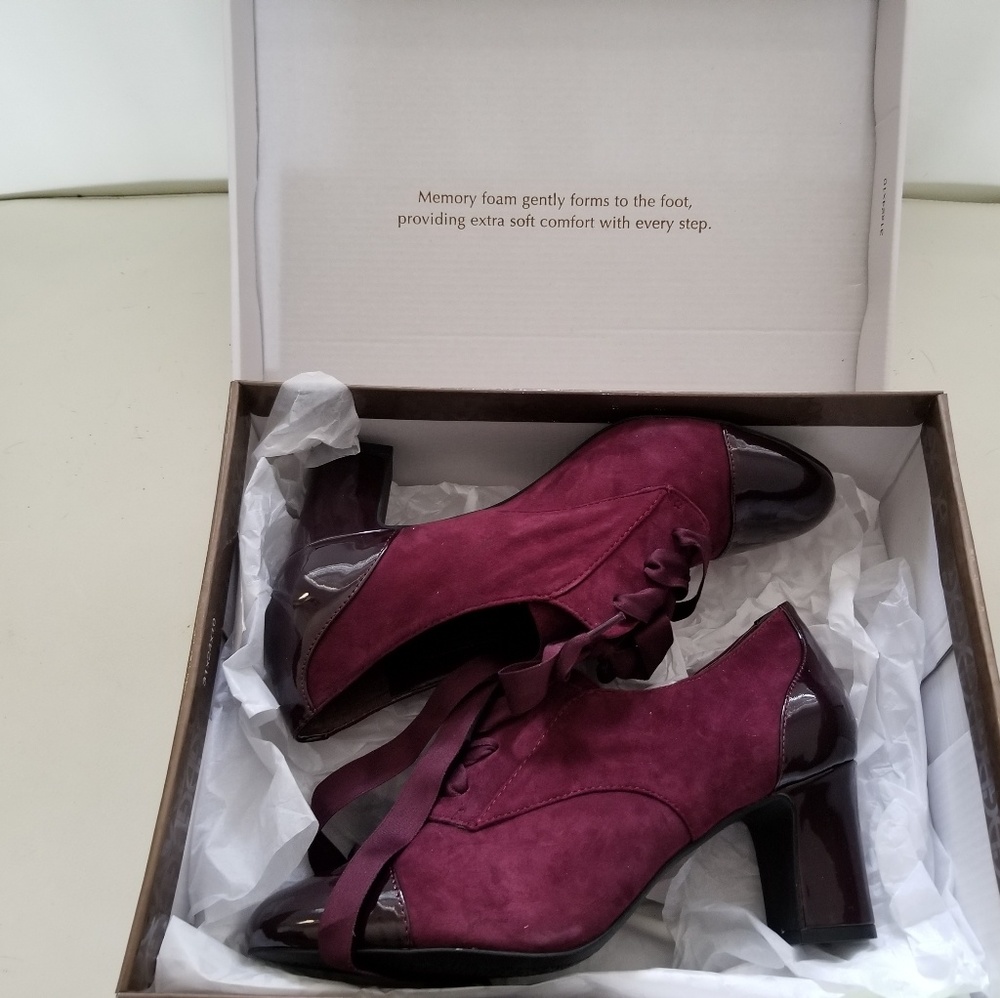 Shoes - Picture 6 of 6